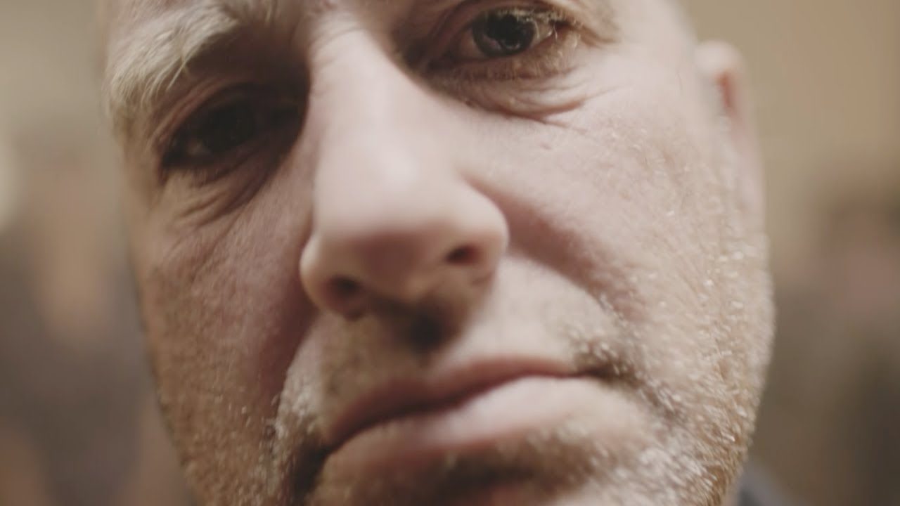 Charger la vidéo : Clip vidéo du titre &quot;Avalanches&quot; de Batlik