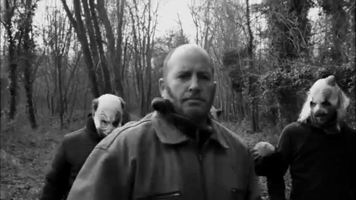 Charger la vidéo : Clip vidéo du titre &quot;Généalogie&quot; de Batlik