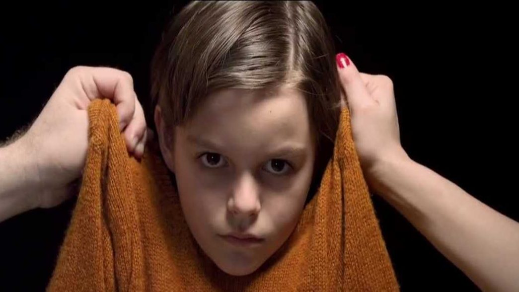 Charger la vidéo : Clip vidéo &quot; Le poids du superflu &quot; de Batlik